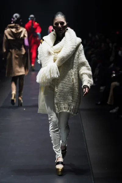 Look 32